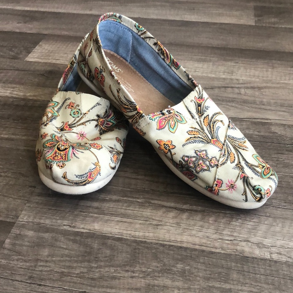 Toms